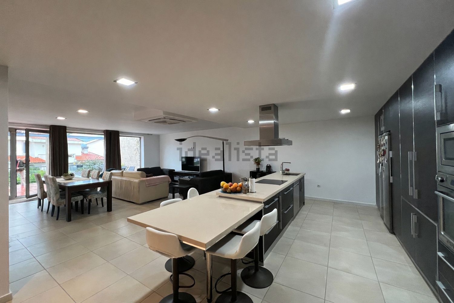 小楼房或独栋别墅出售在Vila Real - 客厅