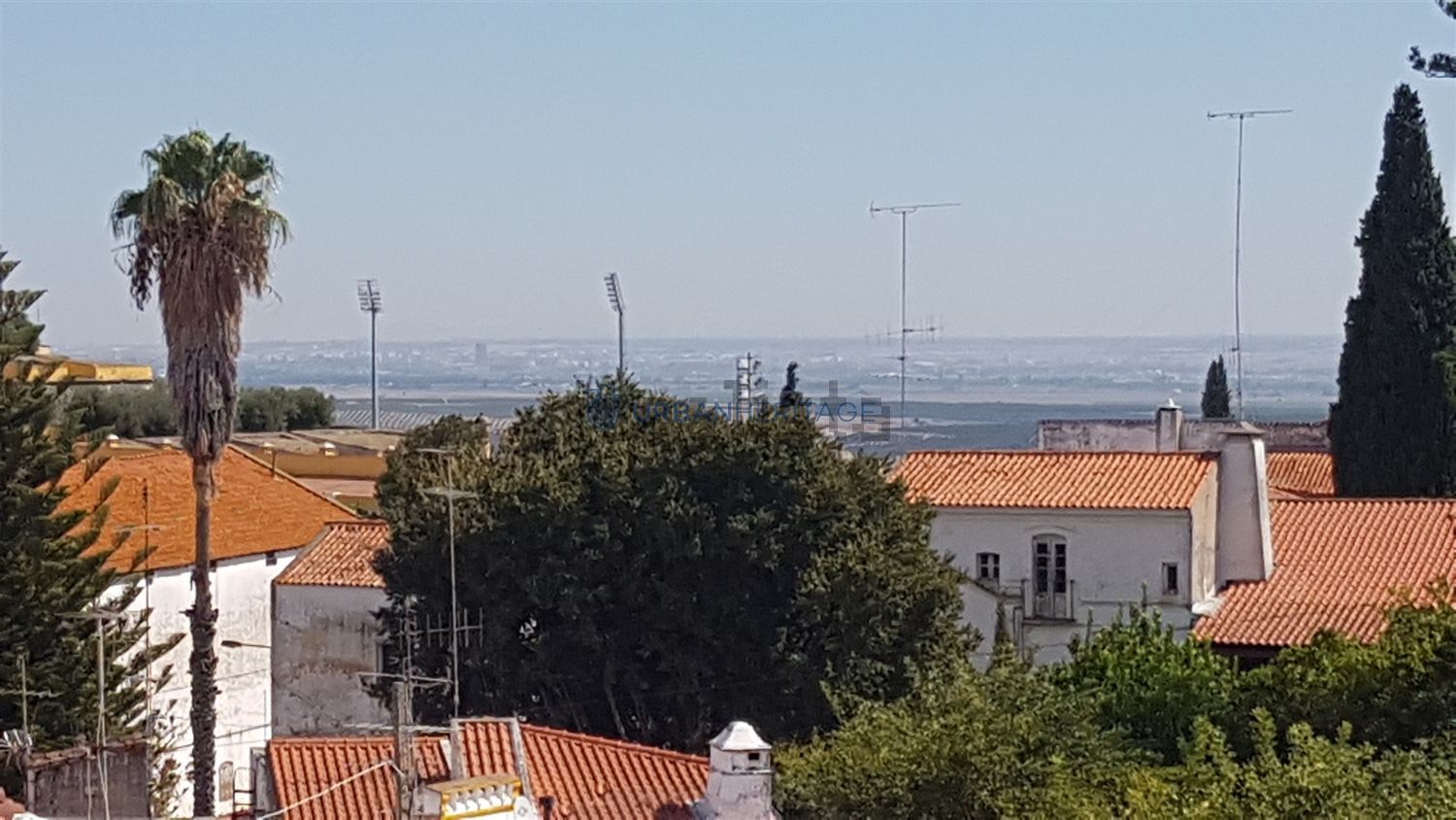 小楼房或独栋别墅出售在Rua da Pedra, 5 a - 视线
