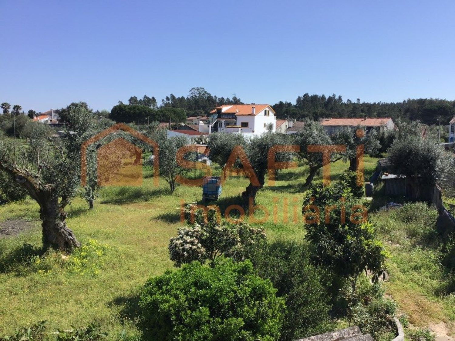 小楼房或独栋别墅出售在Beco do Gouveia, 3 - 花园