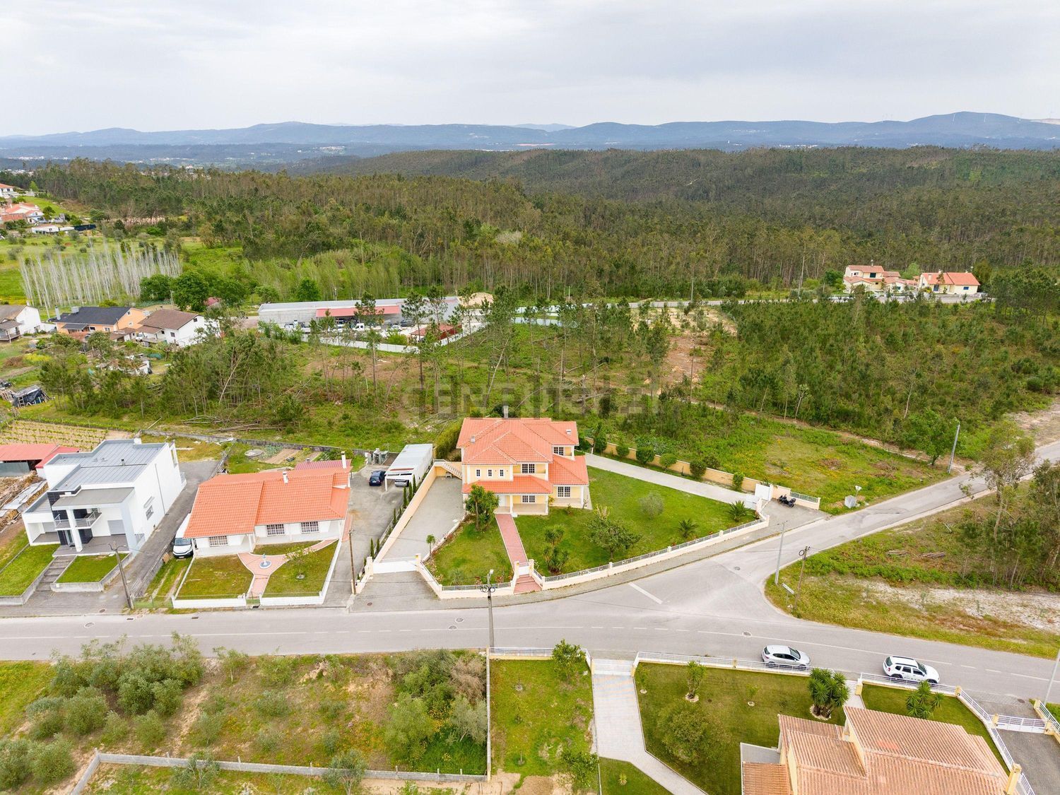 小楼房或独栋别墅出售在Rua Principal, 85 - 照片