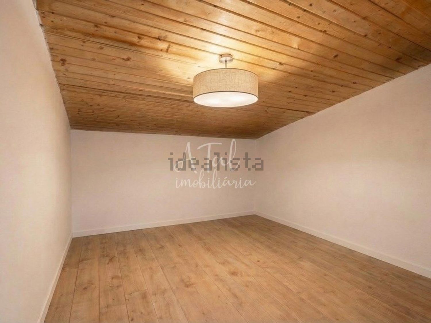 公寓 t2出售在Rua Cândido dos Reis, 31 - 卧室