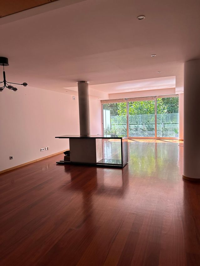 出租公寓 t4在Avenida do Parque, 360