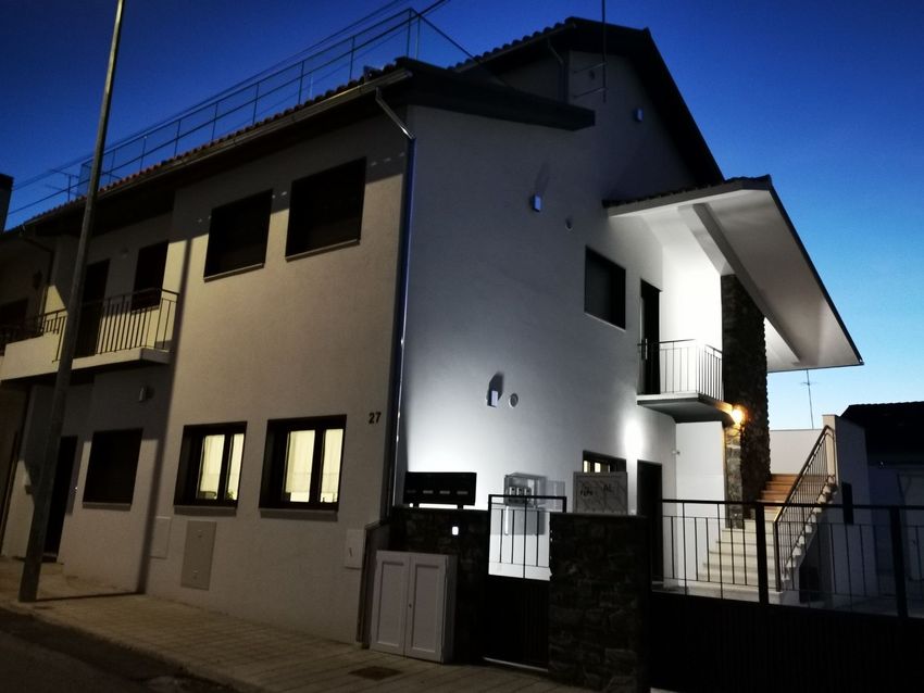 出租公寓 t3在Rua Abade Cicouro, 27