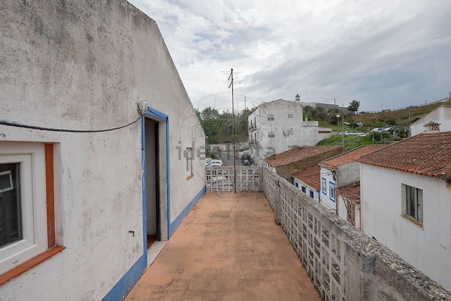 小楼房或独栋别墅出售在São Salvador e Santa Maria - 阳台