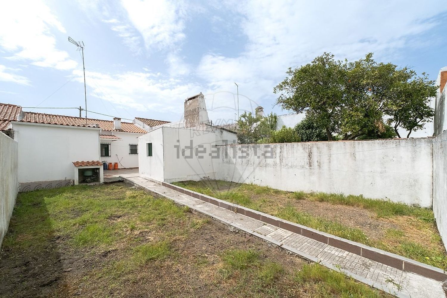 小楼房或独栋别墅出售在Avenida dos Salesianos - 外立面