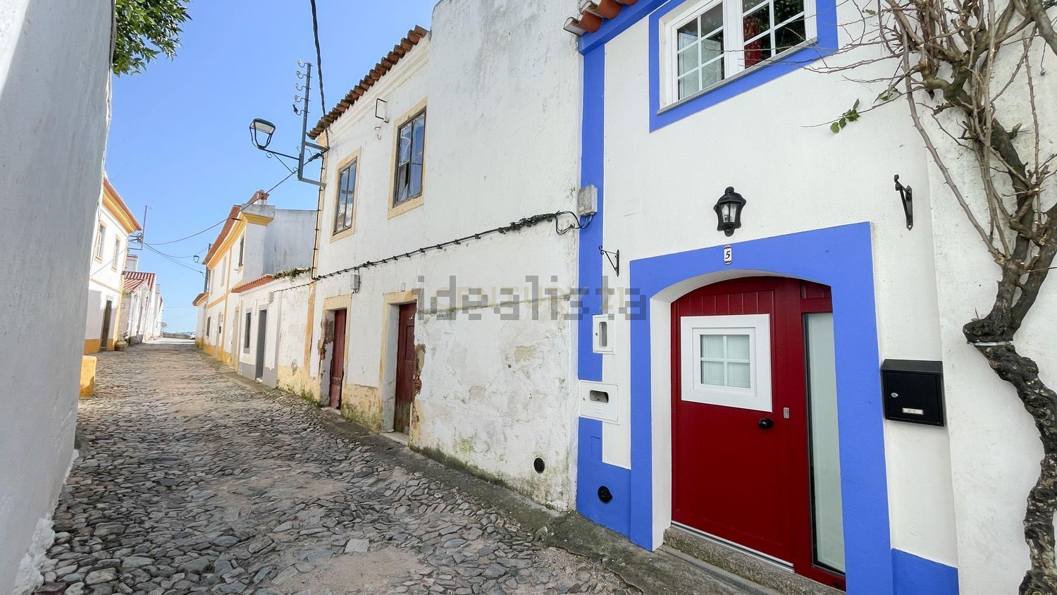 小楼房或独栋别墅出售在Rua Diogo da Azambuja, 7 - 外立面