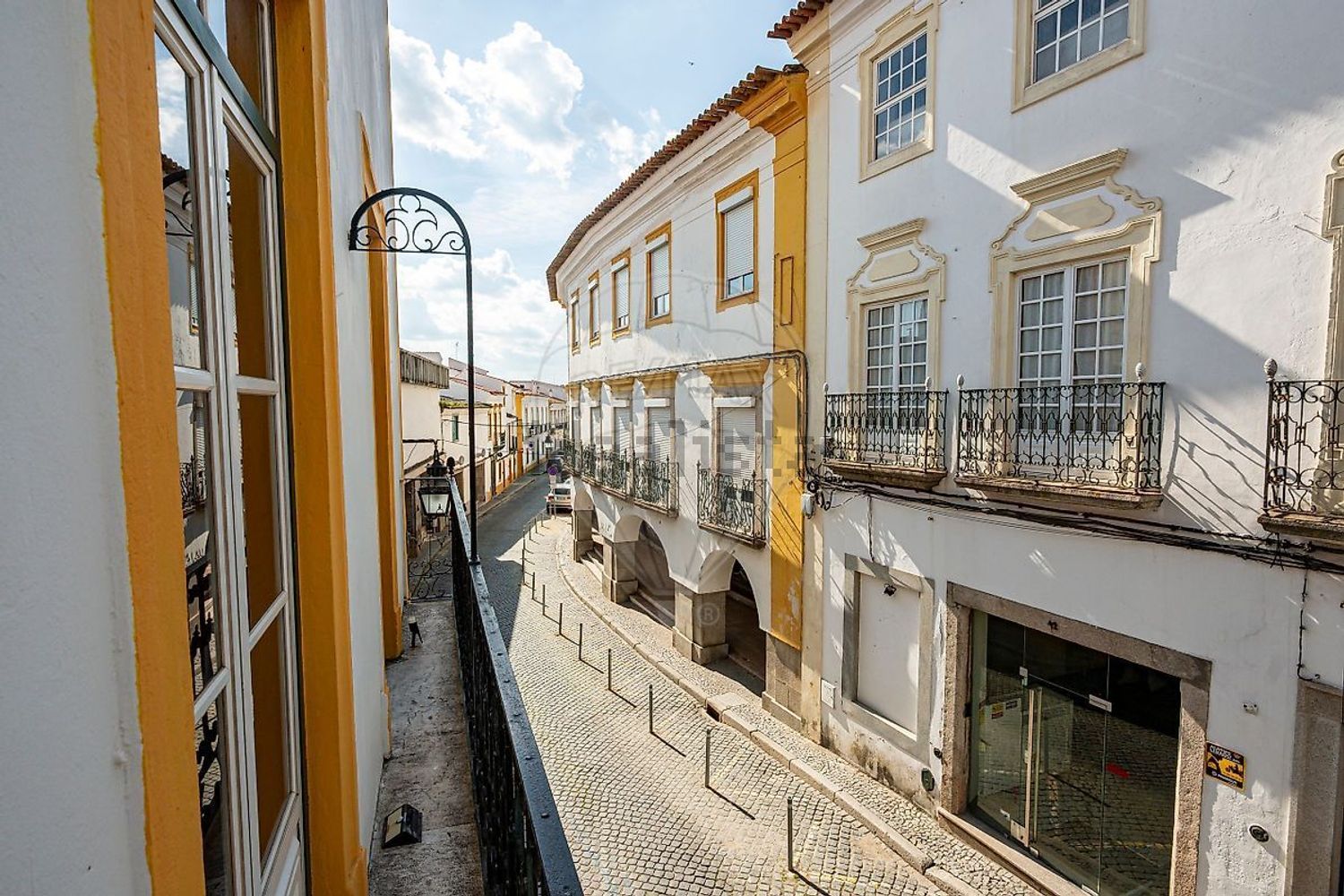 小楼房或独栋别墅出售在Rua de Serpa Pinto - 阳台