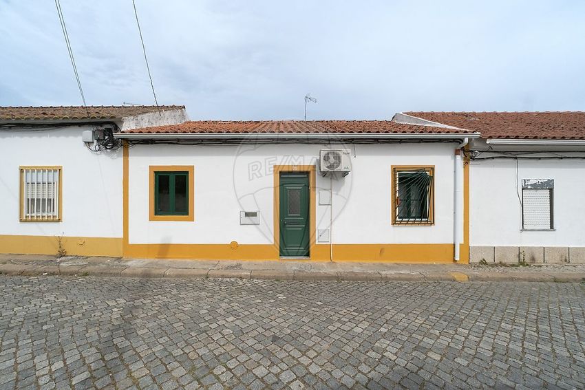小楼房或独栋别墅出售在Avenida dos Salesianos