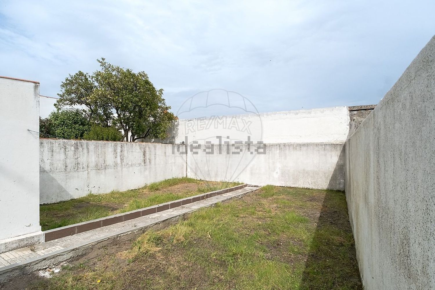 小楼房或独栋别墅出售在Avenida dos Salesianos - 花园
