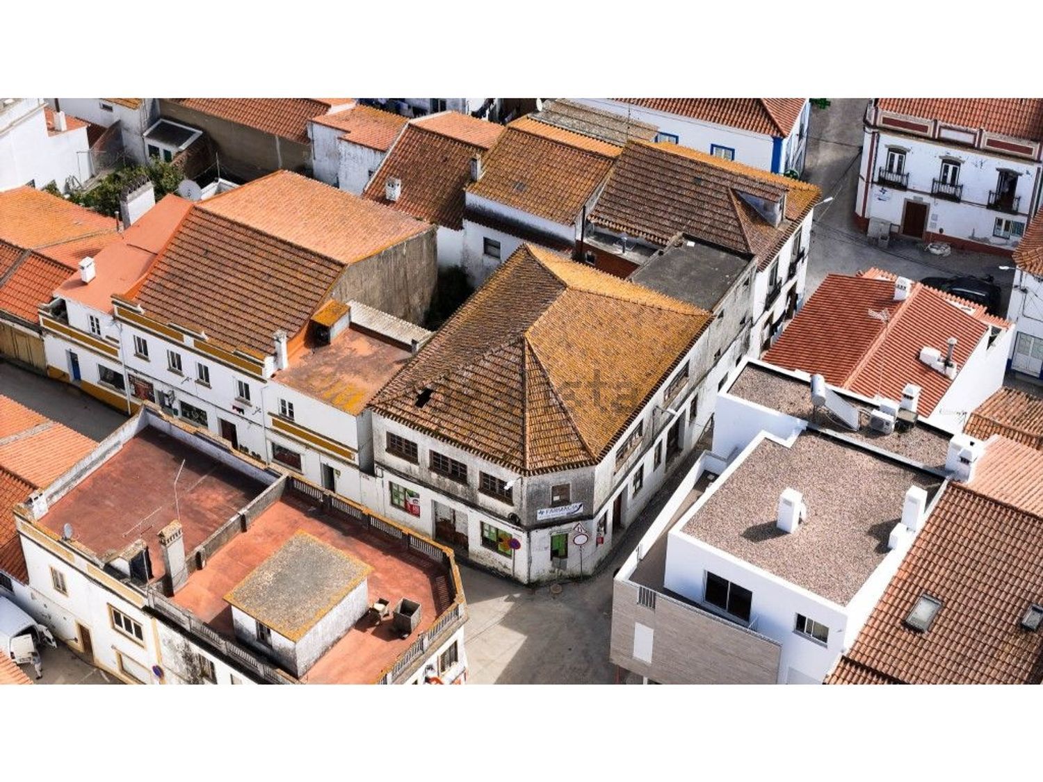 小楼房或独栋别墅出售在Rua 5 de Outubro - 外立面