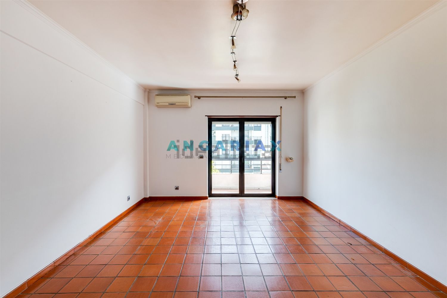 公寓 t3出售在Avenida Marquês de Pombal, 23 - 居住