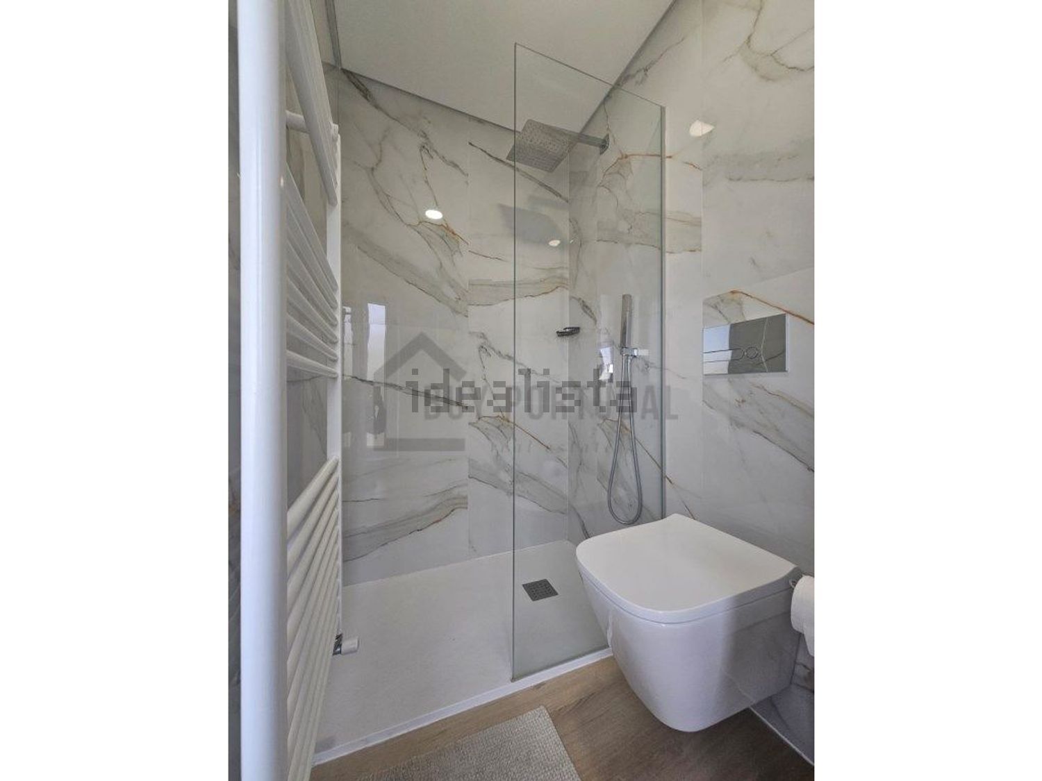 小楼房或独栋别墅出售在Rua das Fontes - 卫生间