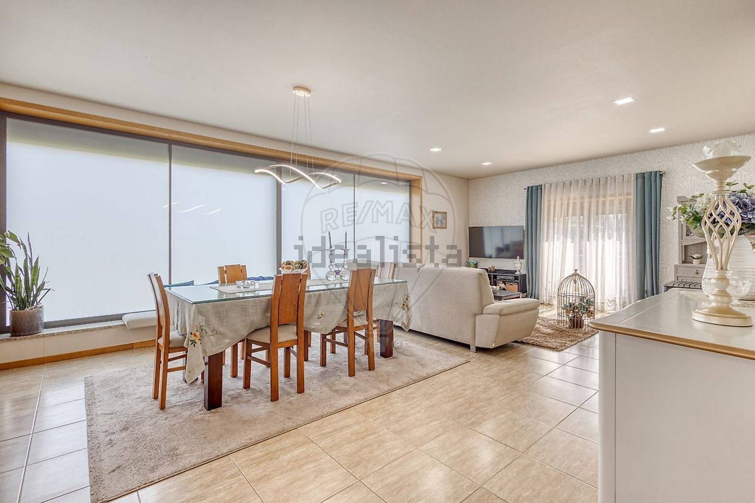 小楼房或独栋别墅出售在Rua Doutor José Vieira da Silva s/n - 客厅