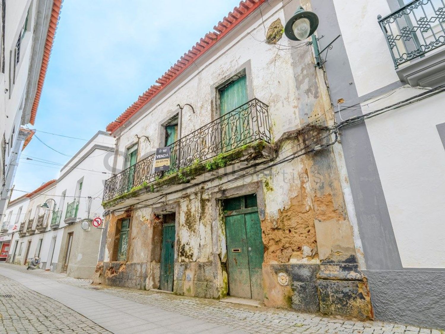 小楼房或独栋别墅出售在Rua das Portas de Beja - 视线