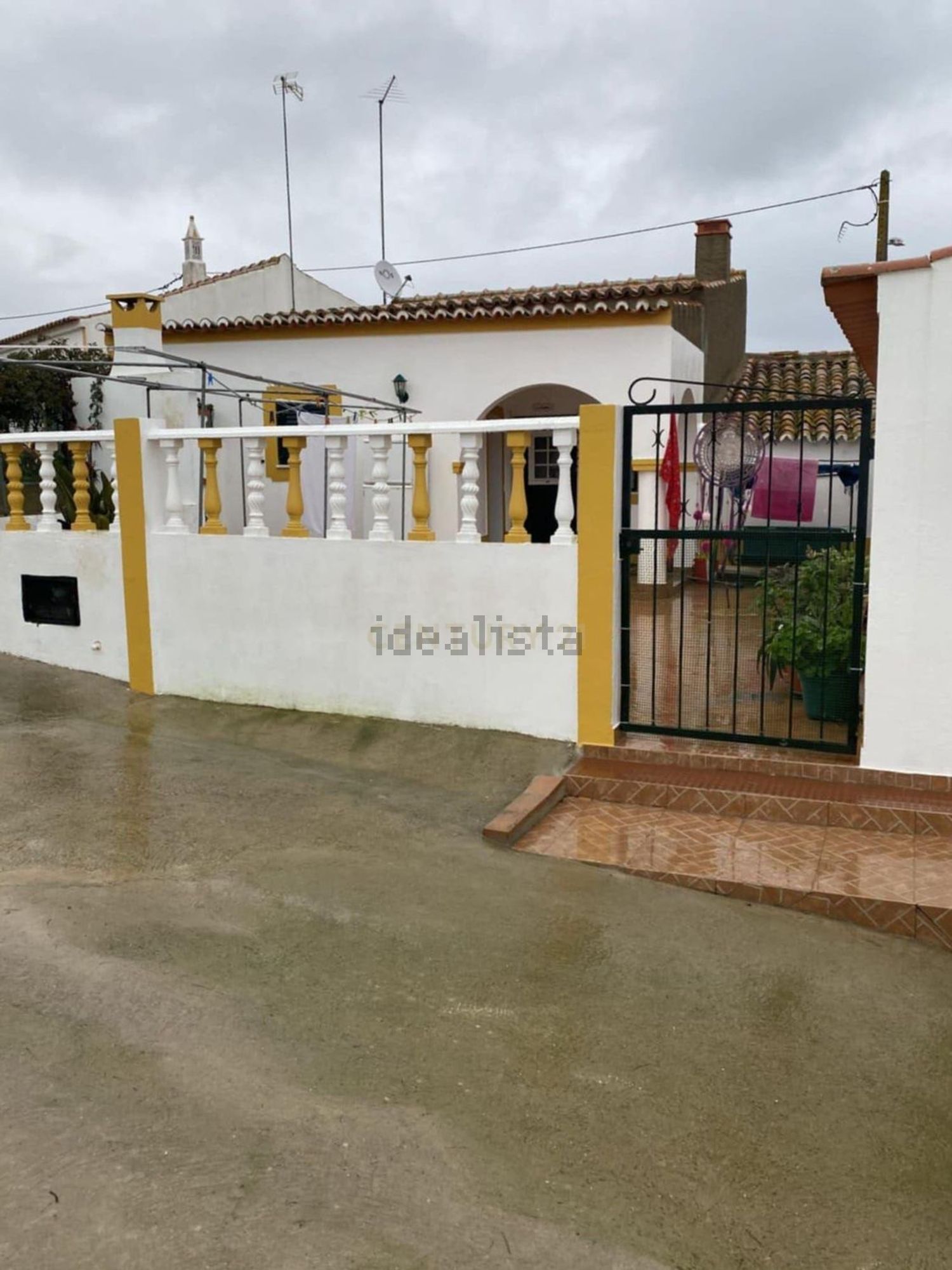 小楼房或独栋别墅出售在Estrada Sem Nome - 外立面