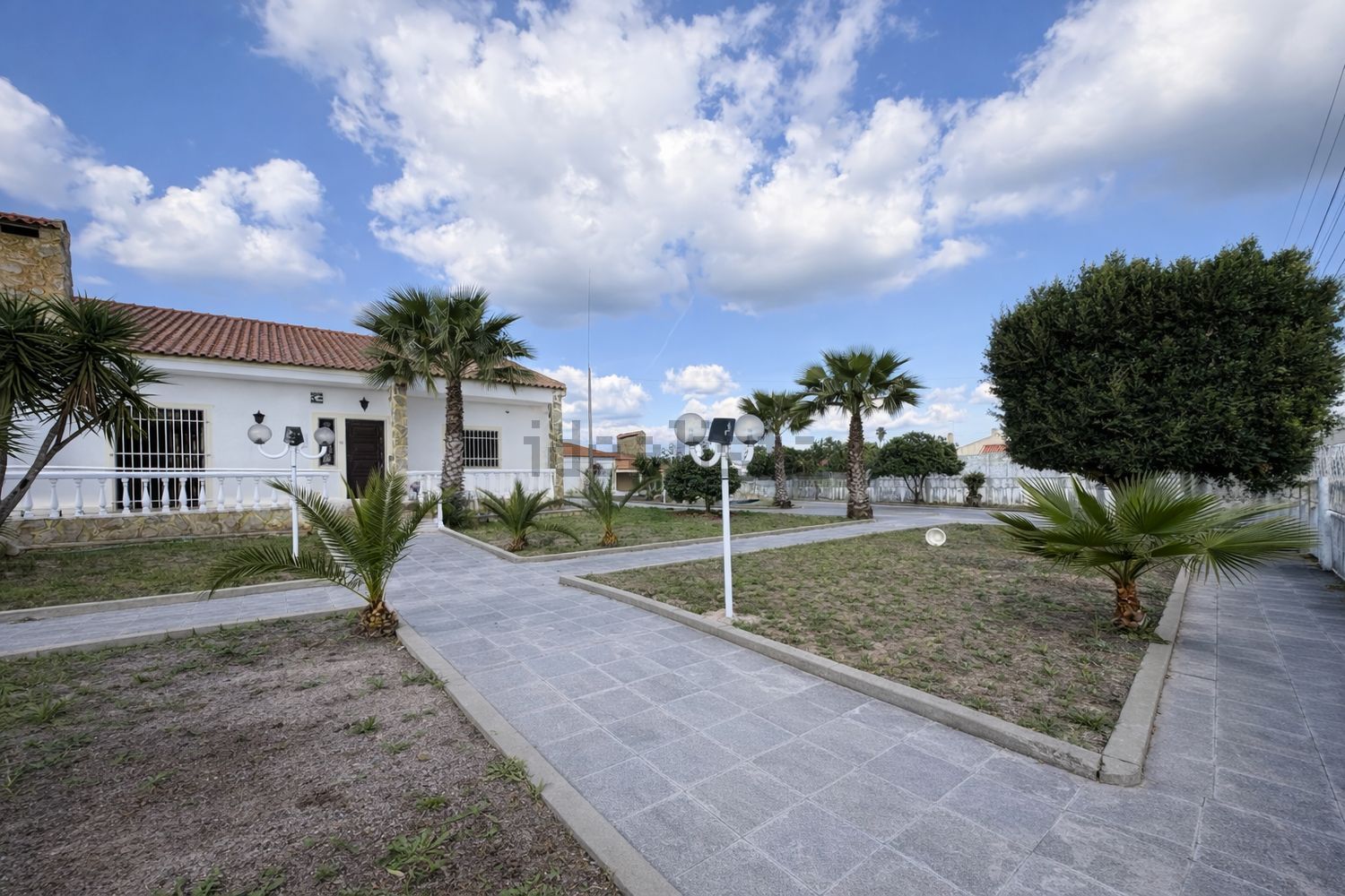 联排别墅出售在Rua Almada Negreiros, 92 - 外立面