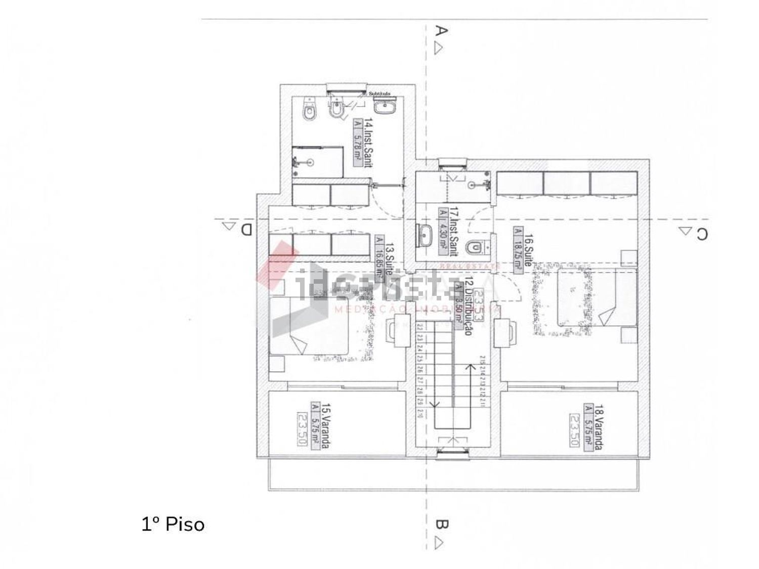 双拼别墅出售在Praia da Vitória (Santa Cruz) - 平面图