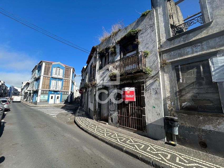 小楼房或独栋别墅出售在São José