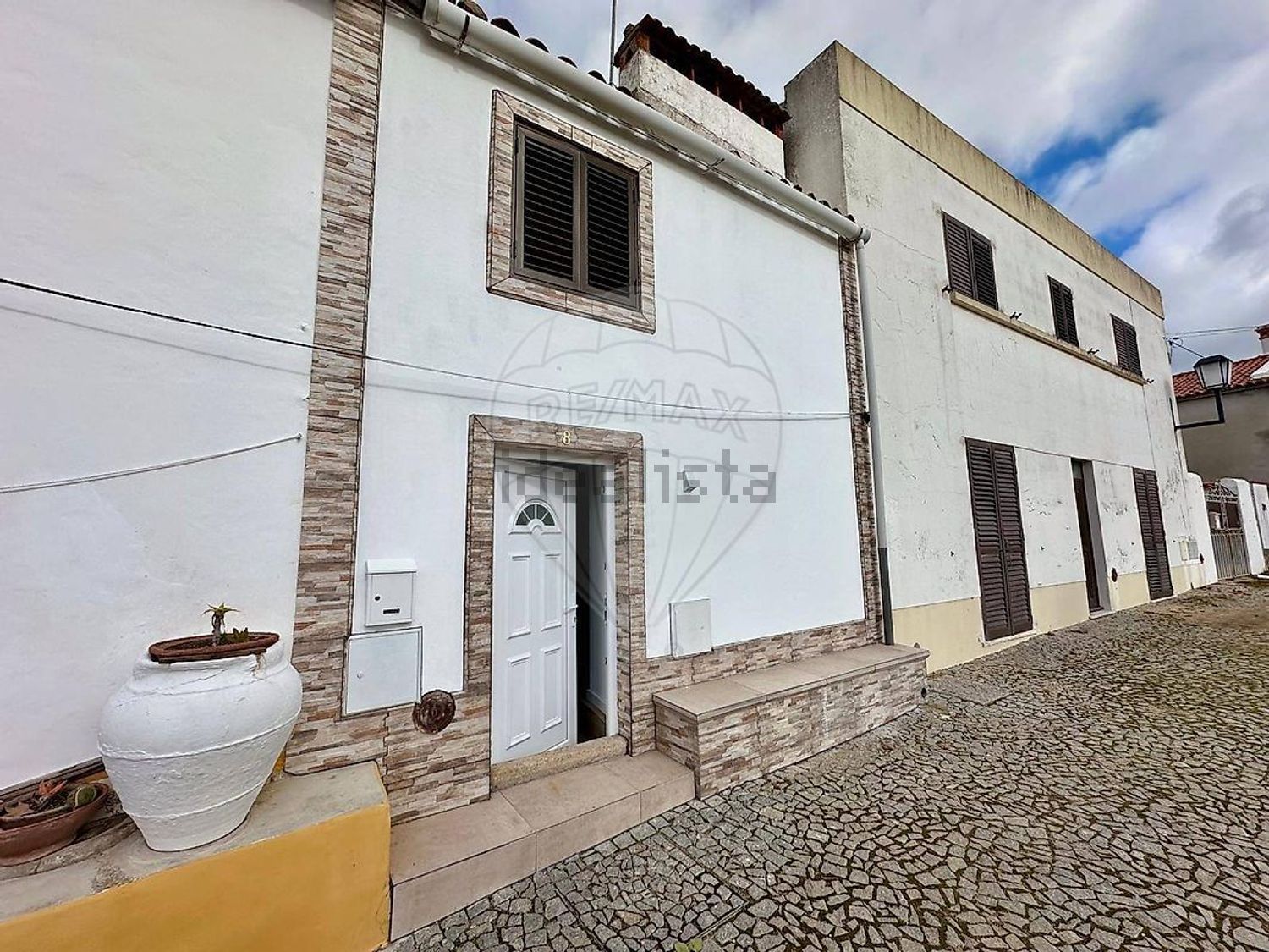 小楼房或独栋别墅出售在Avenida do Condestável - 外立面