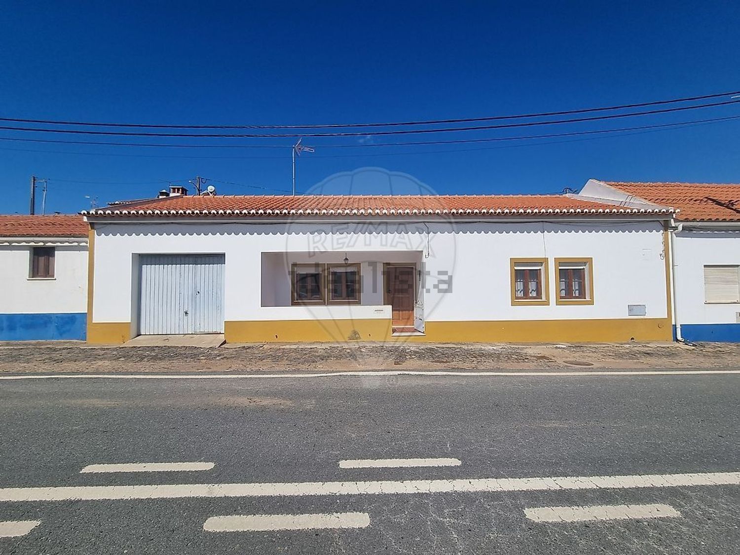 小楼房或独栋别墅出售在São Salvador e Santa Maria - 外立面