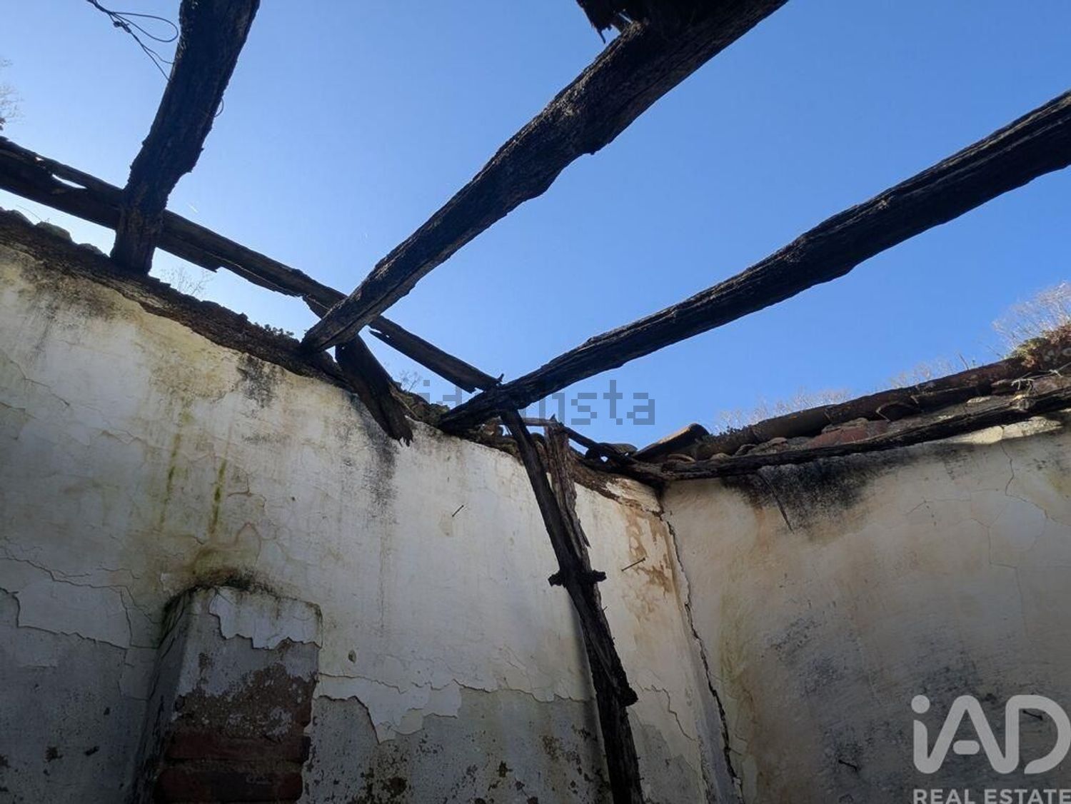 小楼房或独栋别墅出售在Fronteira - 照片