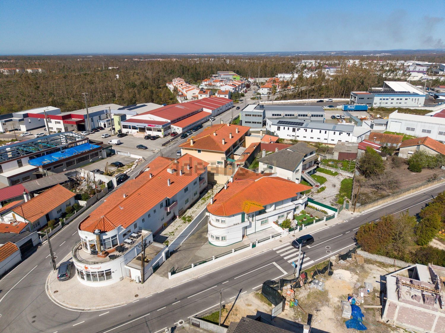 小楼房或独栋别墅出售在Rua das Cavadas, 23 b - 游泳池
