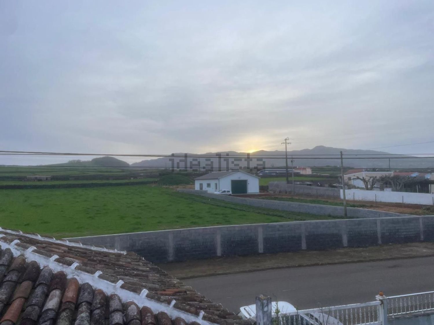 小楼房或独栋别墅出售在Praia da Vitória (Santa Cruz) - 照片