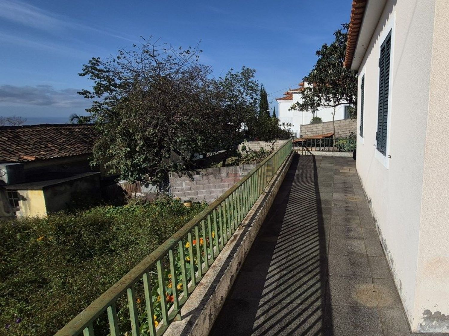 小楼房或独栋别墅出售在Beco da Quinta do Salvador - 阳台