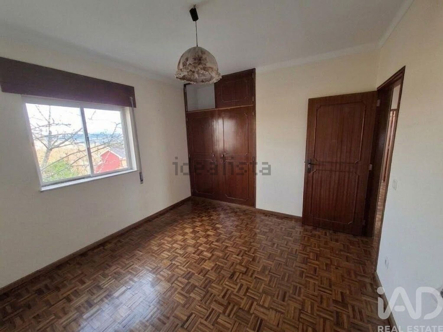 小楼房或独栋别墅出售在Lordelo - 卧室