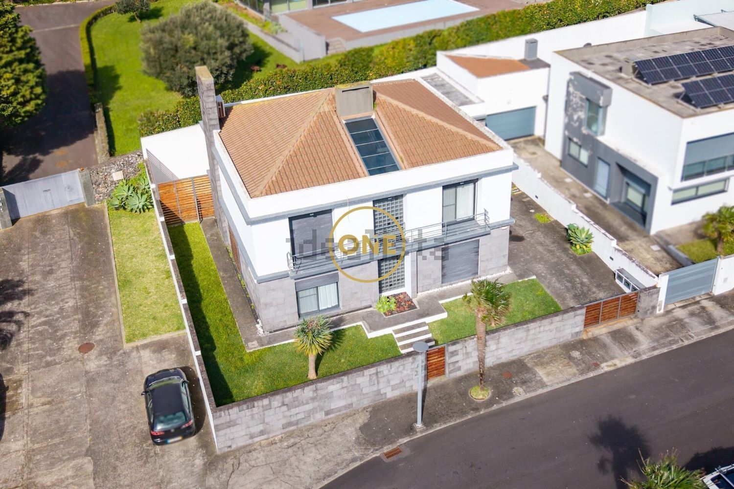 小楼房或独栋别墅出售在Ponta Delgada (Santa Clara) - 外立面