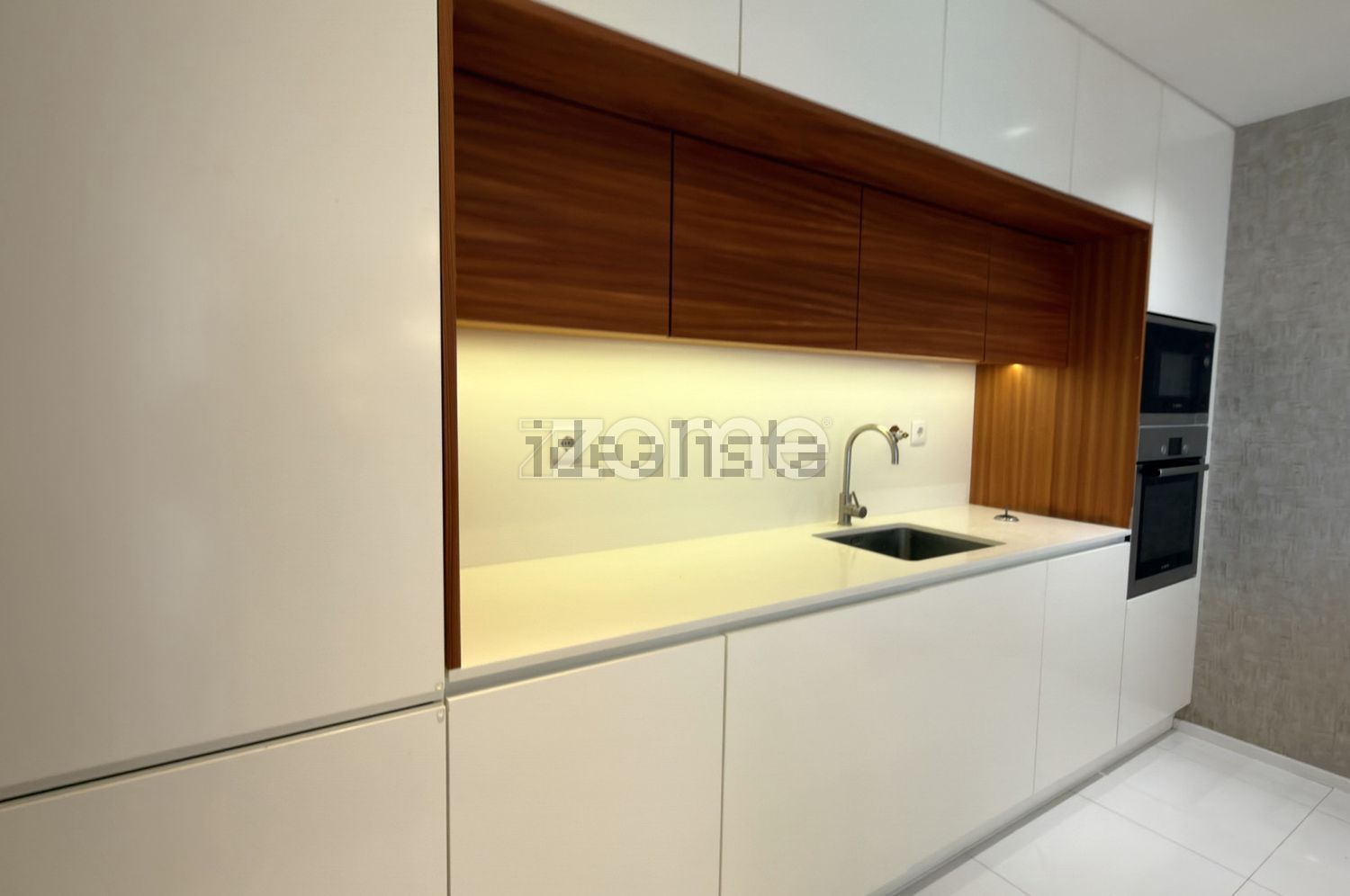 出租公寓 t3在Rua Rosalina Leite da Silva, 13 - 厨房