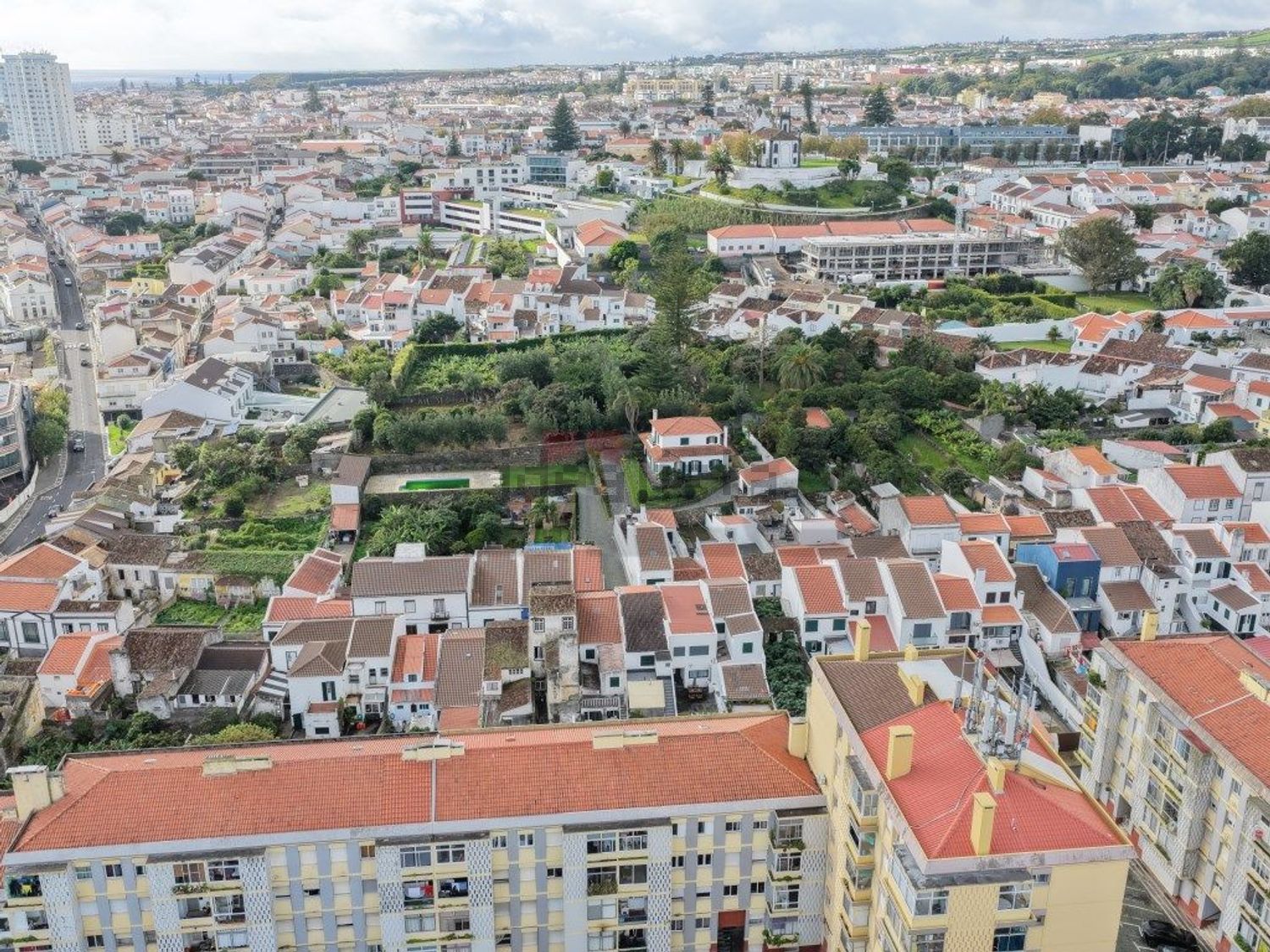 小楼房或独栋别墅出售在Rua do Poço - 视线