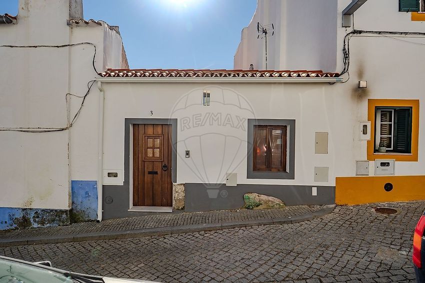 小楼房或独栋别墅出售在Rua de Olivença