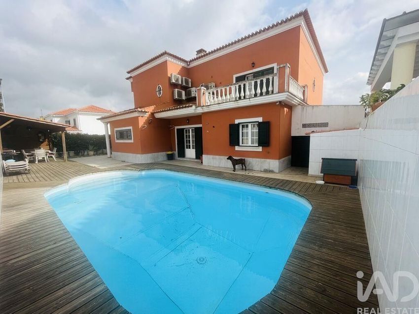 小楼房或独栋别墅出售在Salvador e Santa Maria da Feira