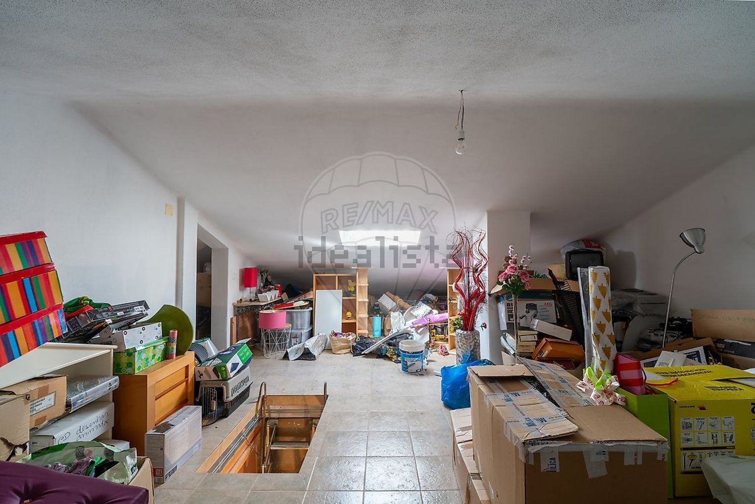 小楼房或独栋别墅出售在Estrada Nacional - 客厅