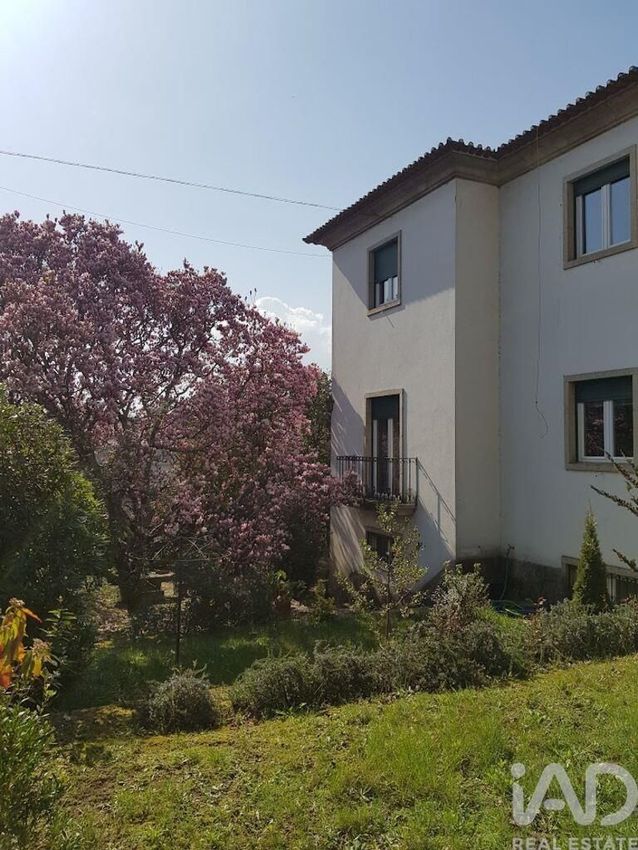 小楼房或独栋别墅出售在Vila Real
