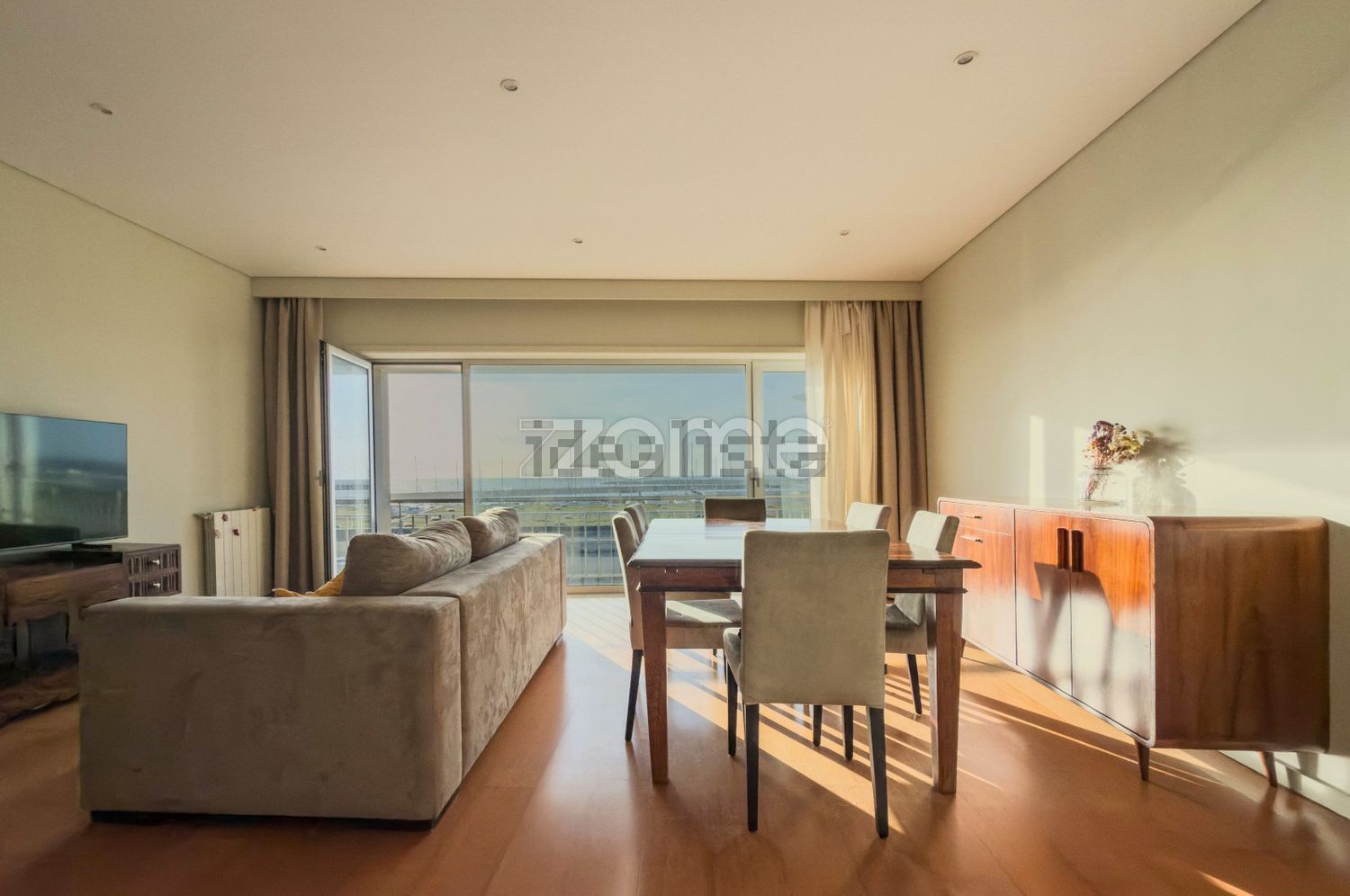 出租公寓 t3在Avenida Infante Dom Henrique, 1546 - 客厅