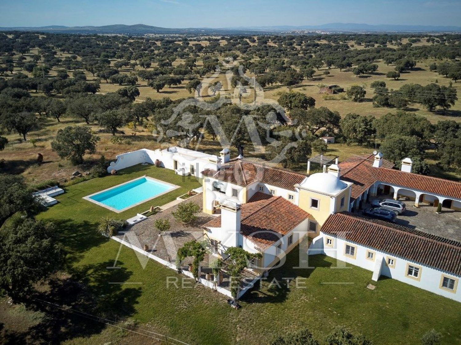 小楼房或独栋别墅出售在Largo da Cruz da Guarda - 照片