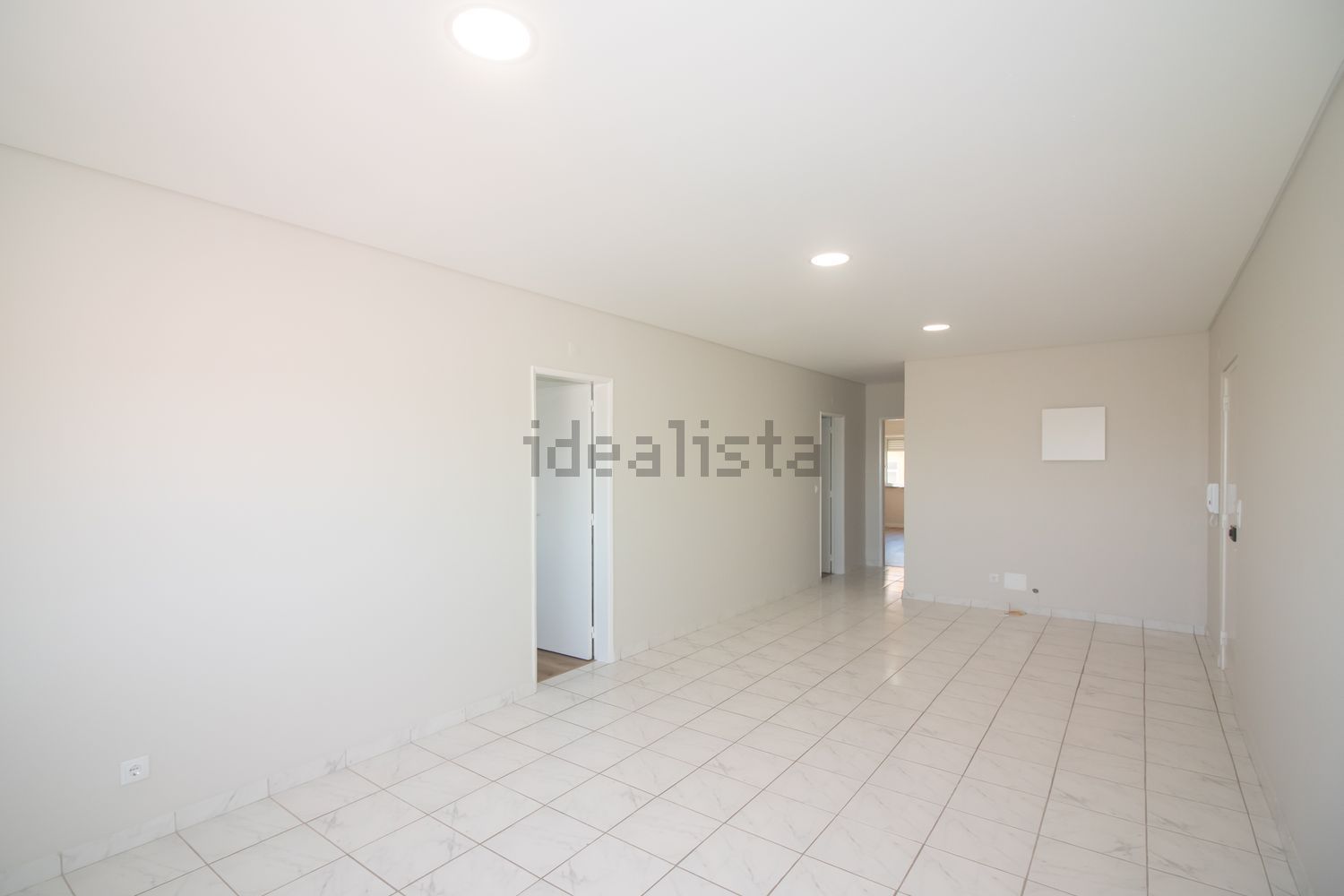公寓 t1出售在Rua Alfredo Betâmio de Almeida, 7 - 客厅