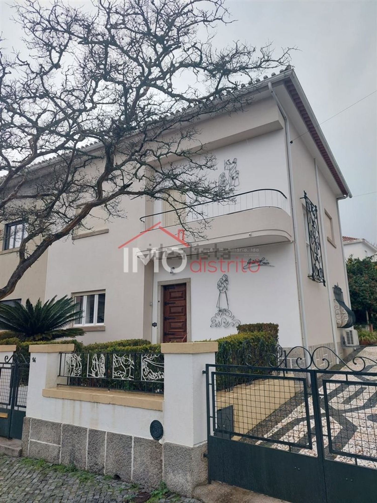 小楼房或独栋别墅出售在Sé e São Lourenço - 视线