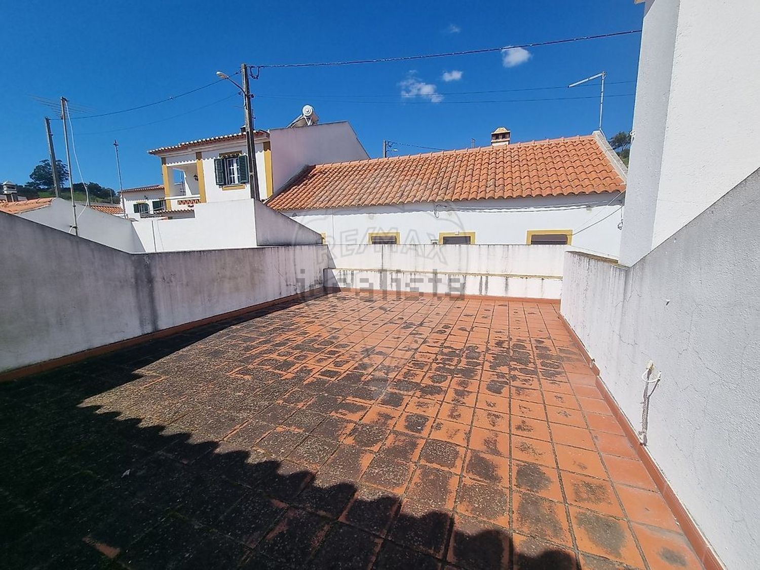 小楼房或独栋别墅出售在São Salvador e Santa Maria - 外立面