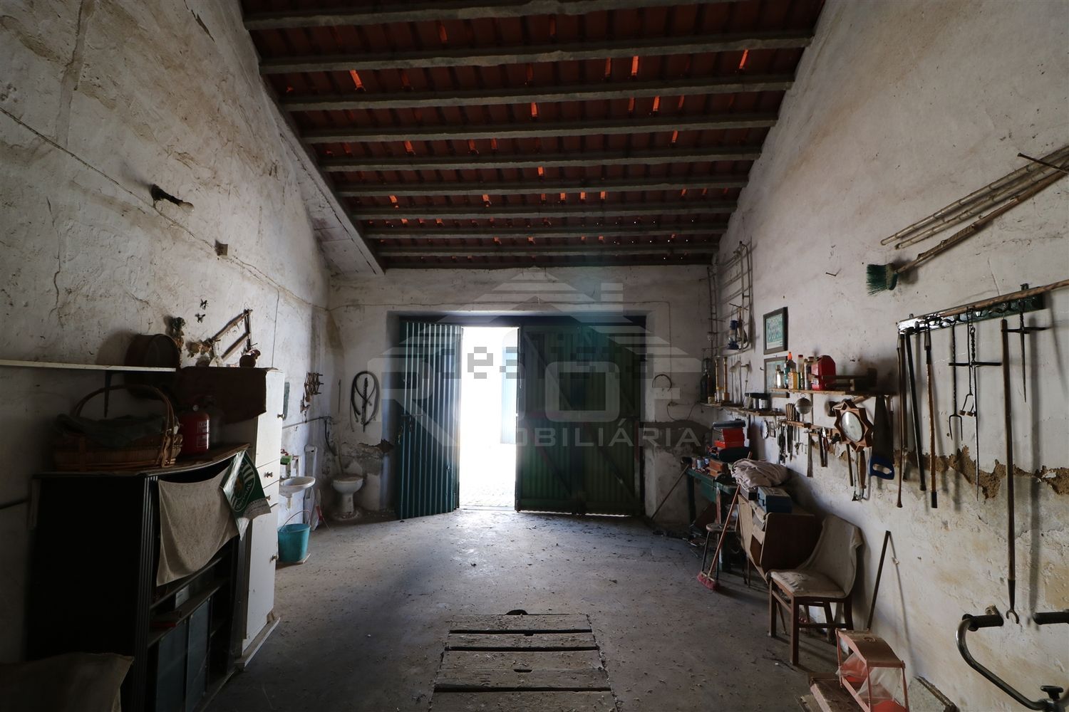 小楼房或独栋别墅出售在Vila Nova da Baronia - 地下室