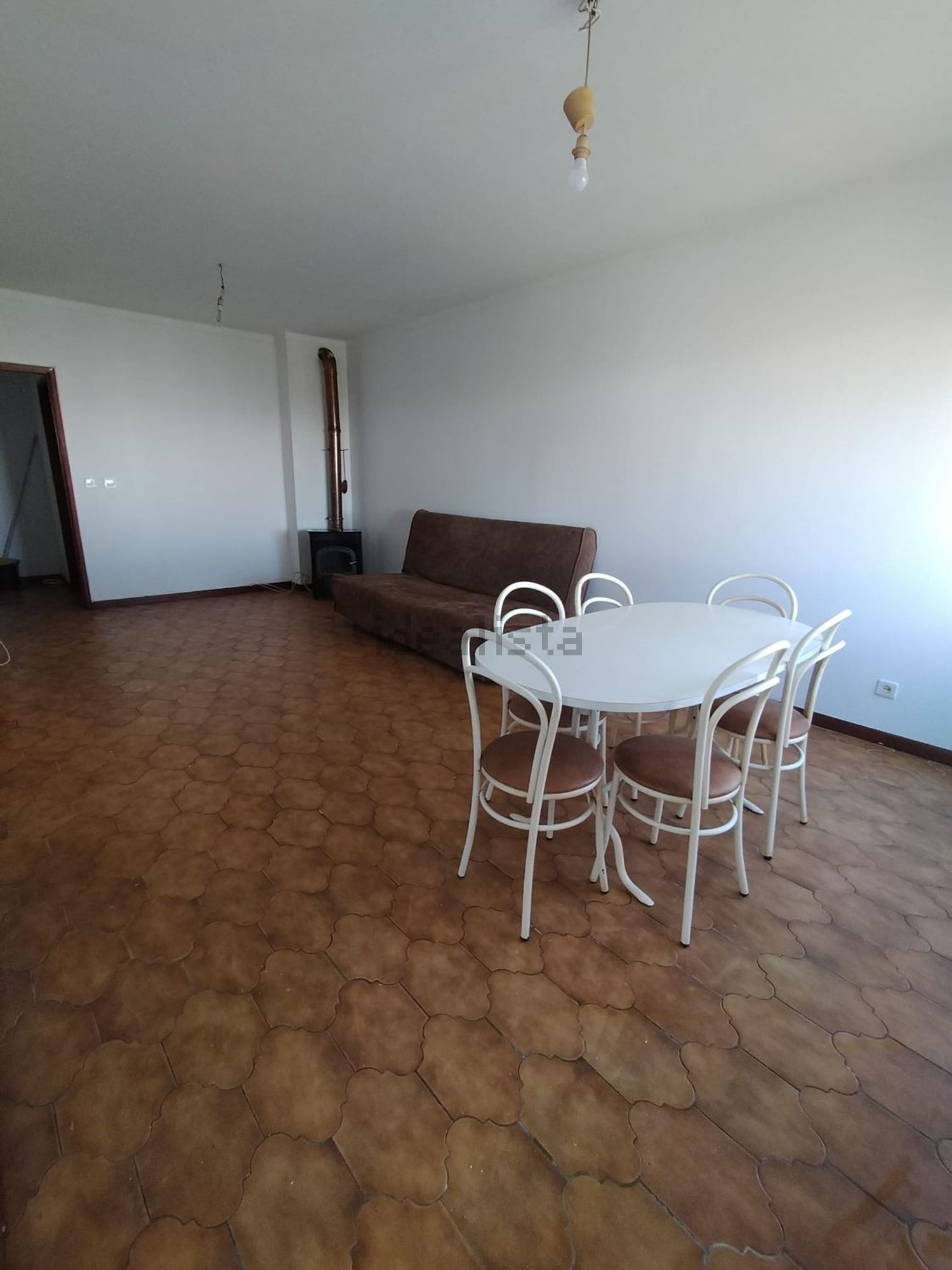 出租公寓 t3在Rua Ferreira de Castro, 21 BlocoESQ - 客厅