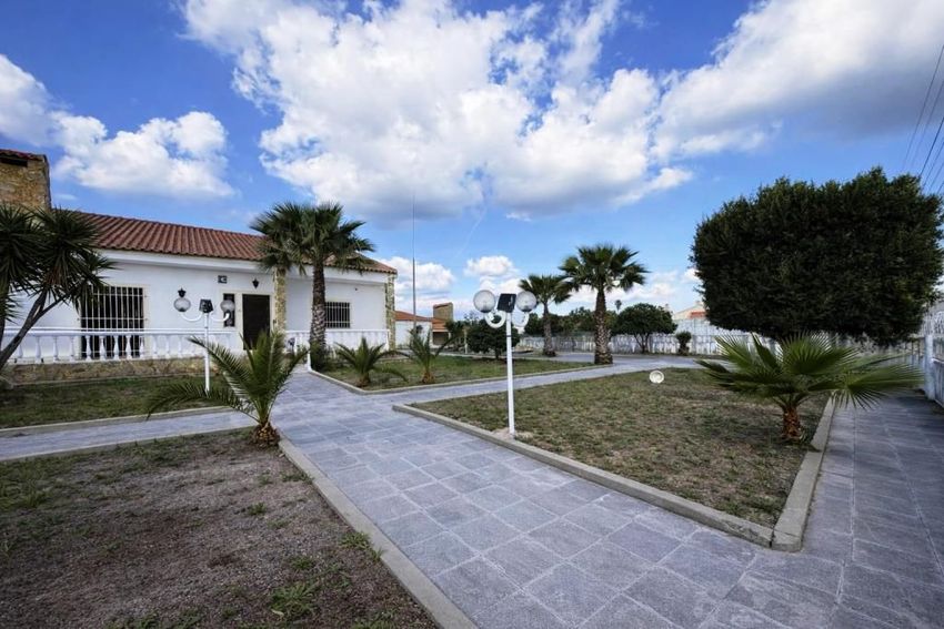 小楼房或独栋别墅出售在Rua Almada Negreiros, 96