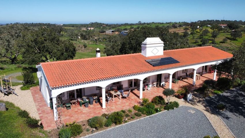 阿连特茹山出售在Estrada Monte Novo da Sobreira s/n