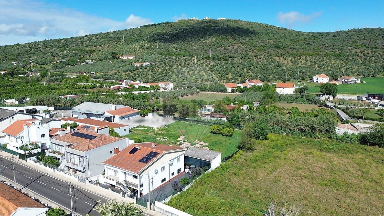 小楼房或独栋别墅出售在Estrada do Caia - 视线