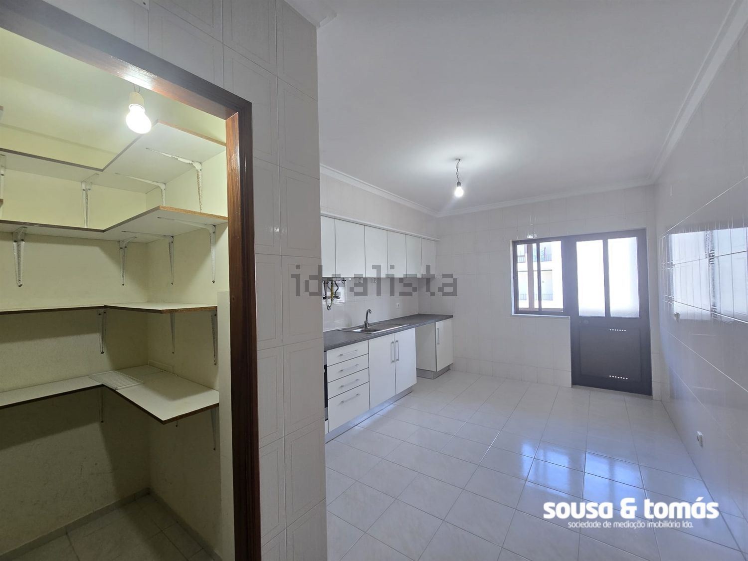 出租公寓 t3在Bairro dos Anjos - Vale da Cabrita - 厨房