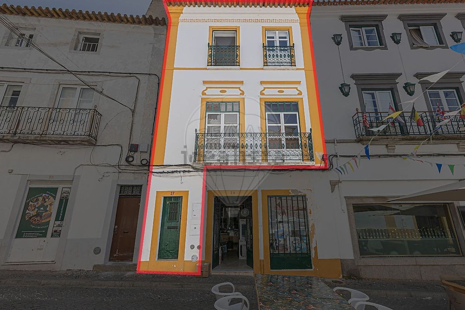 小楼房或独栋别墅出售在Rua do Raimundo - 视线