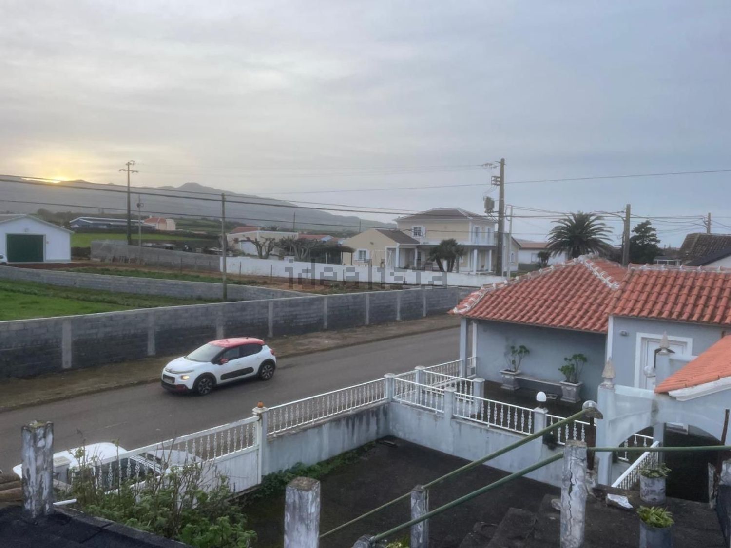 小楼房或独栋别墅出售在Praia da Vitória (Santa Cruz) - 照片