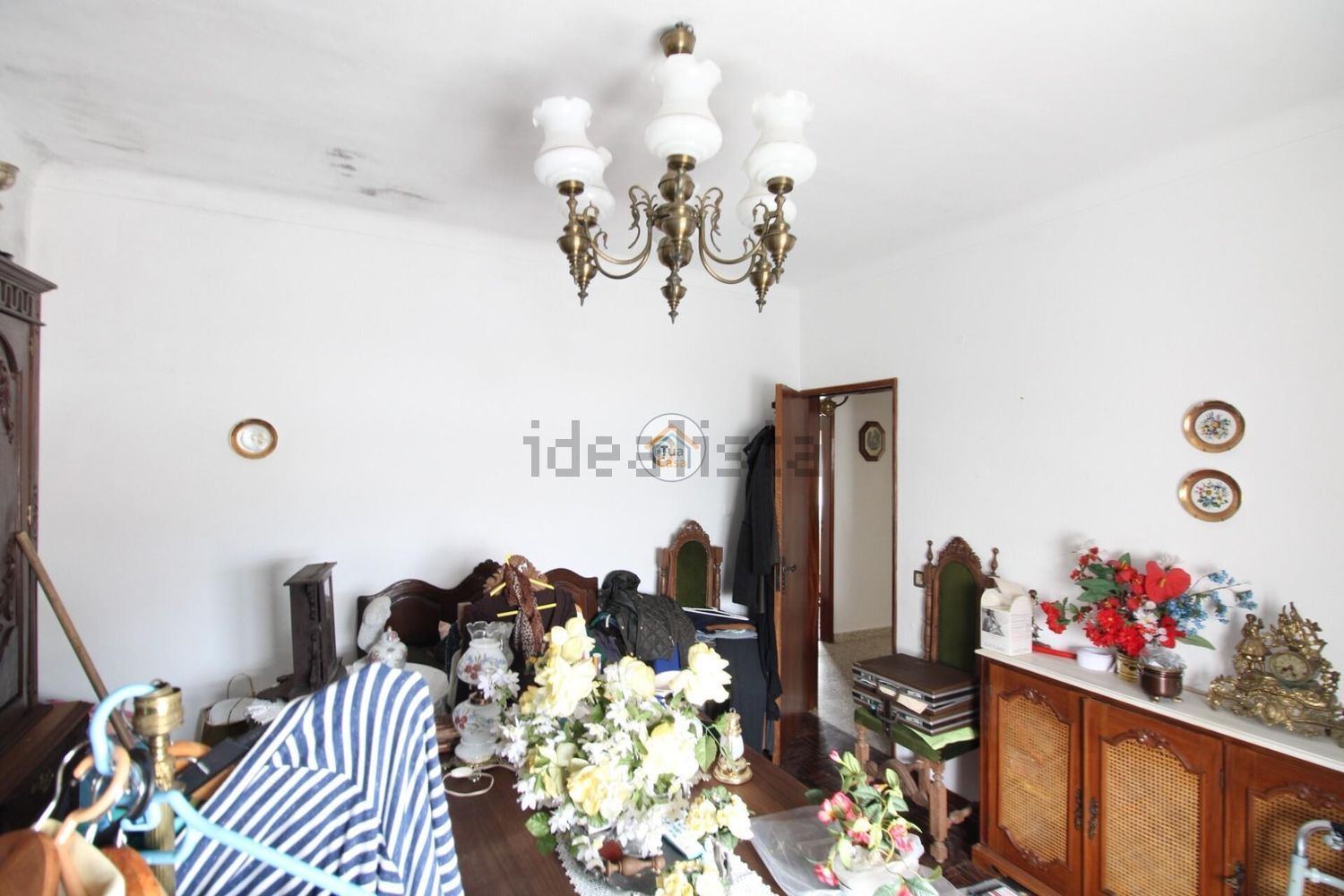 小楼房出售在Rua 1º de Dezembro s/n - 客厅